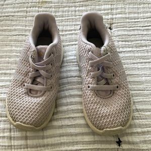 Still in great shape size 7 toddler girls adidas tennis shoes!